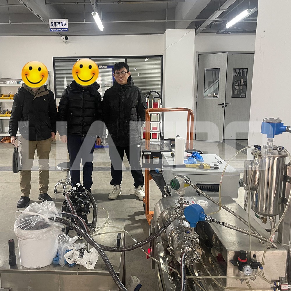 湖北武漢某公司1L實驗室納米砂磨機調試成功