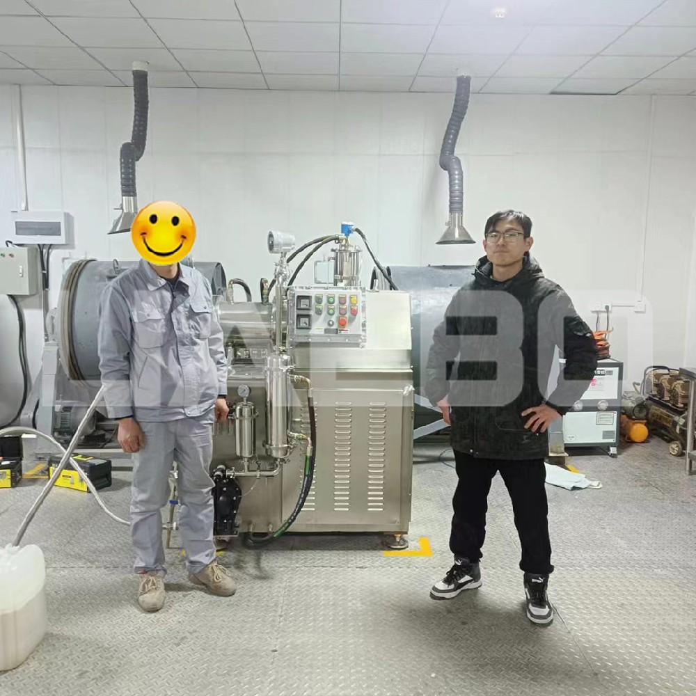 江蘇某新材料公司10L棒塊陶瓷砂磨機+150三輥機調試成功