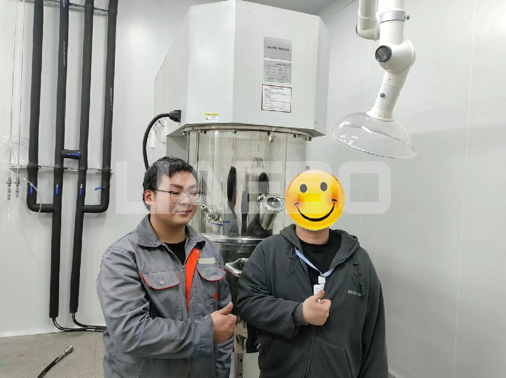 廣州某材料公司50L、100L、200L雙行星攪拌機(jī)調(diào)試成功