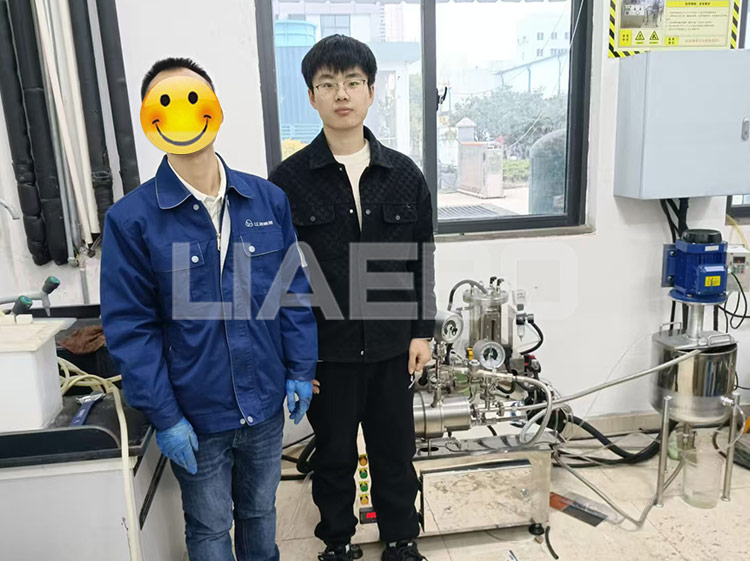 江西某技術(shù)研究院有限公司，1L實(shí)驗(yàn)室砂磨機(jī)調(diào)試成功
